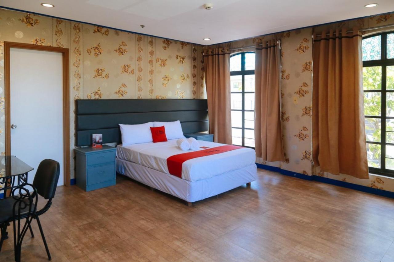 Reddoorz Plus @ Castle Chateau Iloilo Oda fotoğraf