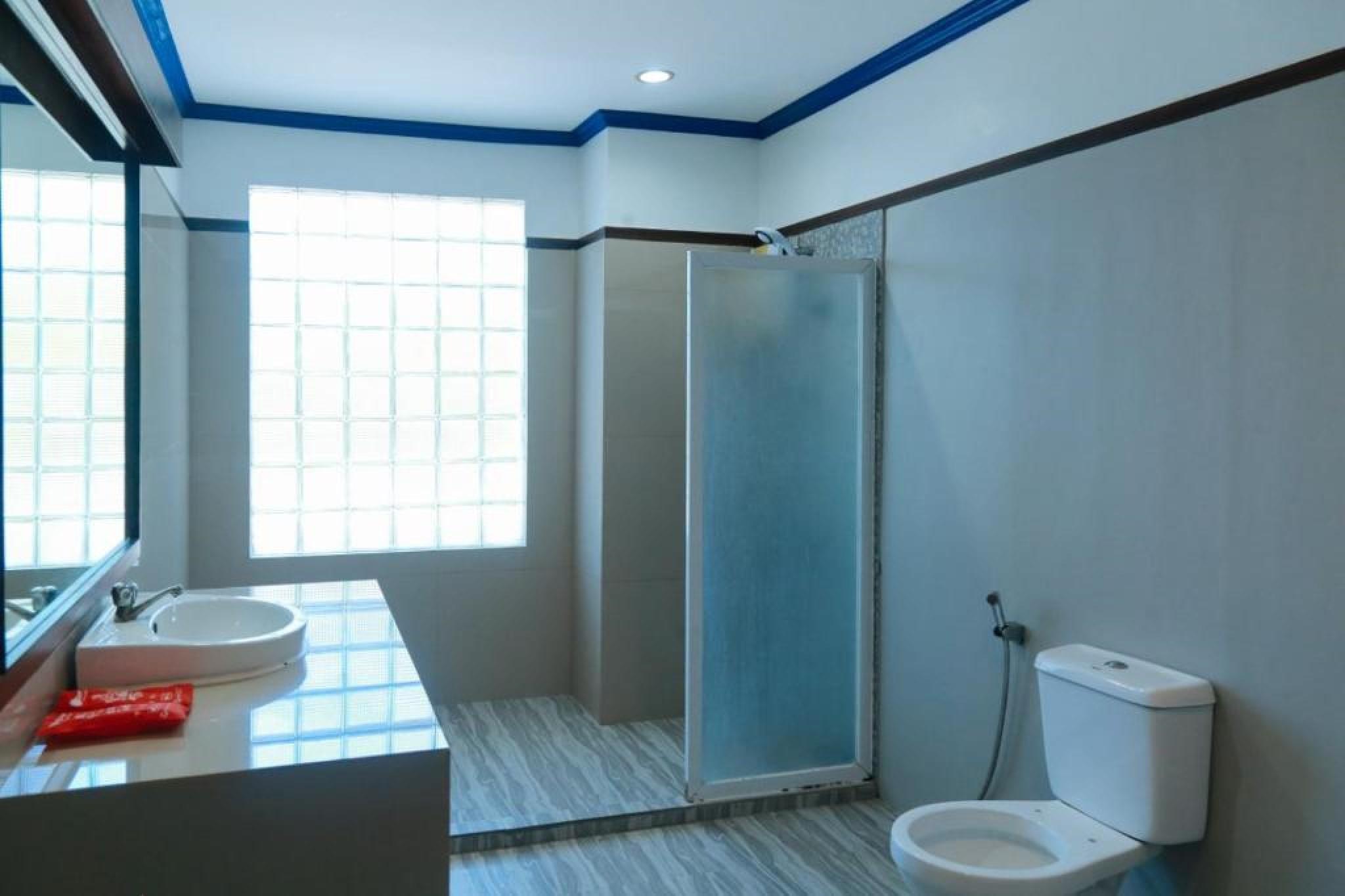 Reddoorz Plus @ Castle Chateau Iloilo Dış mekan fotoğraf