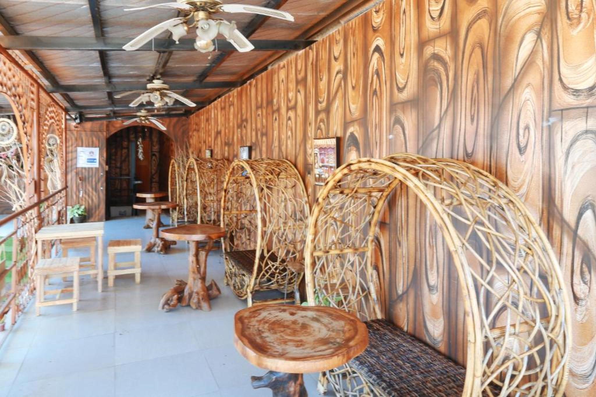Reddoorz Plus @ Castle Chateau Iloilo Dış mekan fotoğraf