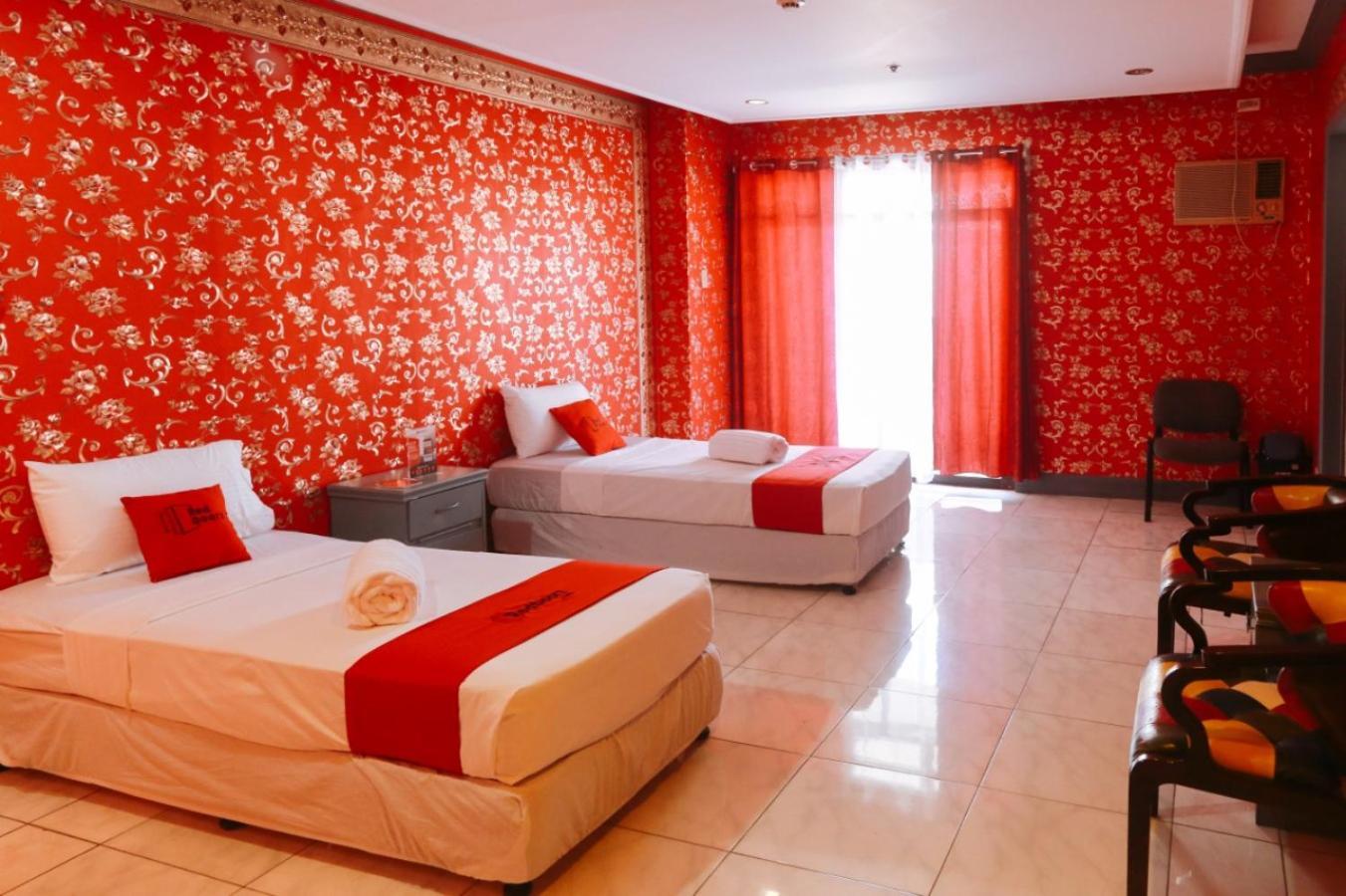 Reddoorz Plus @ Castle Chateau Iloilo Oda fotoğraf
